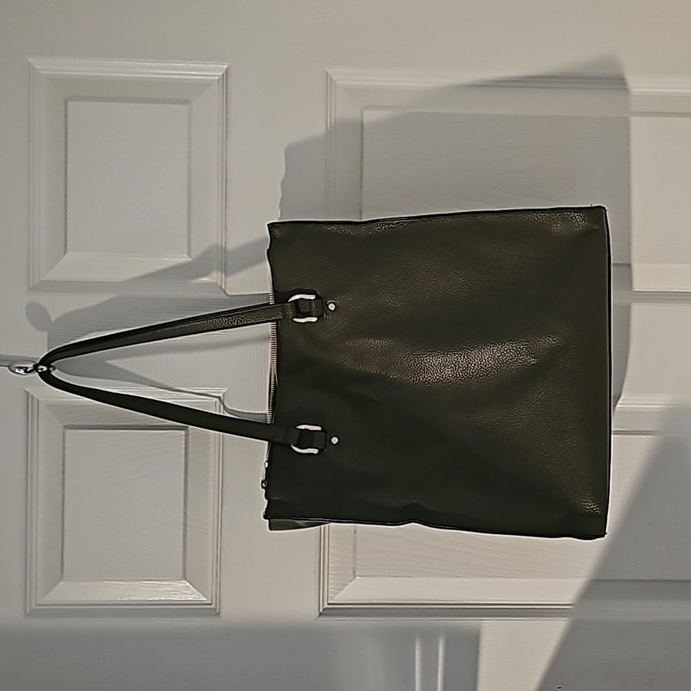 Army Green Tote  - super trendy